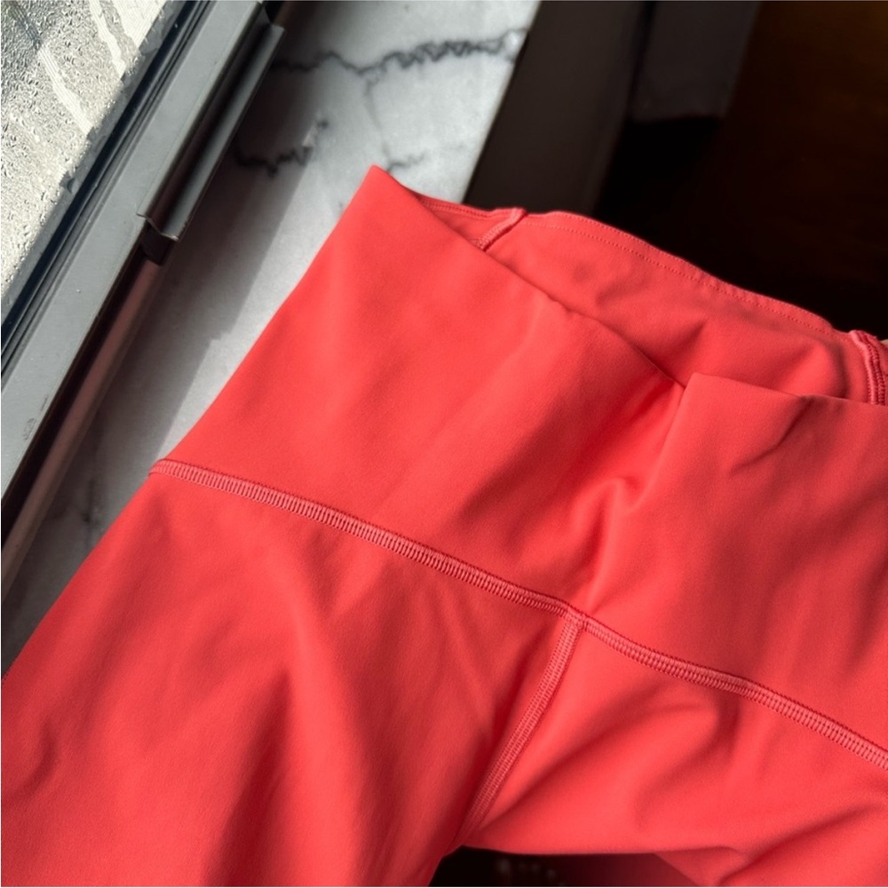 Wunder Train High-Rise leggings 25" - Size 4 - Picture 9 of 9